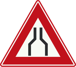 Bord J17: Road narrows