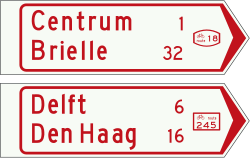 Bord K7: Bicycle and moped direction sign